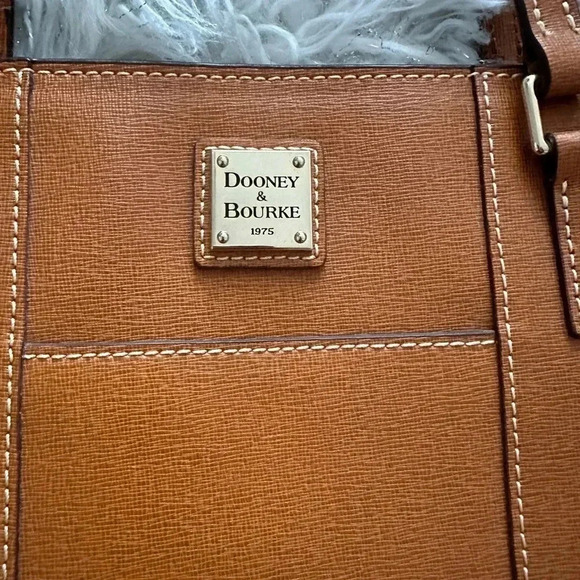 Dooney & Bourke Pebble Grain Small Lexington Bag - Picture 2 of 6